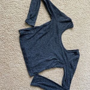 Long sleeved dark grey crop top